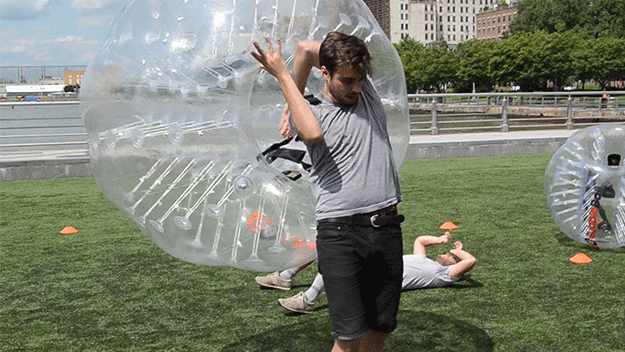 翻滚吧,队友!一组图告诉你未来的足球要这样踢才好玩